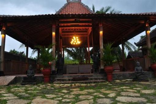фото отеля Astuti Gallery Homestay