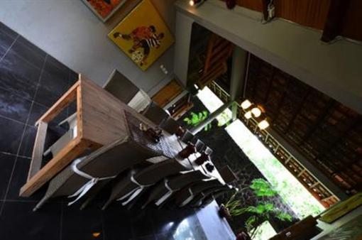 фото отеля Astuti Gallery Homestay