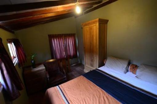фото отеля Astuti Gallery Homestay