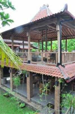 фото отеля Astuti Gallery Homestay