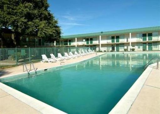 фото отеля Quality Inn & Suites Denton