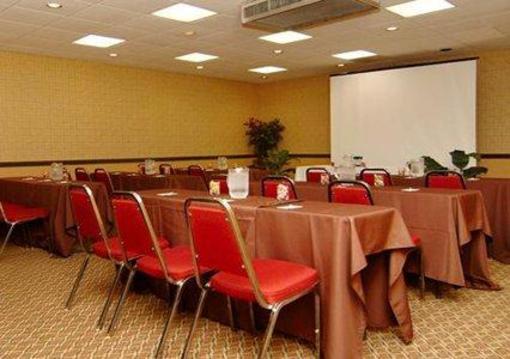 фото отеля Quality Inn & Suites Denton