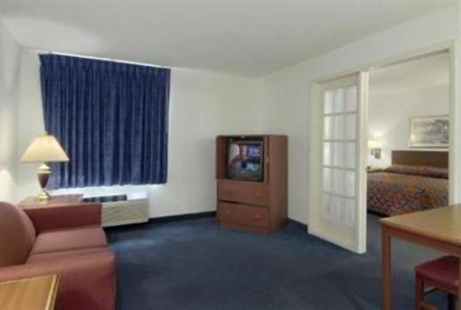фото отеля Red Roof Inns & Suites Savannah Airport Pooler