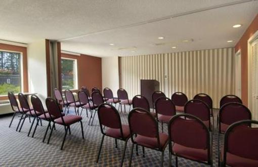 фото отеля Red Roof Inns & Suites Savannah Airport Pooler