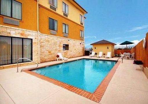 фото отеля Sleep Inn & Suites Gonzales (Texas)