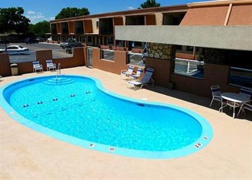 фото отеля Quality Inn Lawrence
