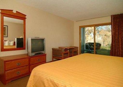 фото отеля Quality Inn Lawrence