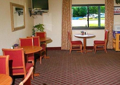 фото отеля Quality Inn Lawrence