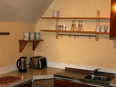 фото отеля Lake Road Loft Apartment