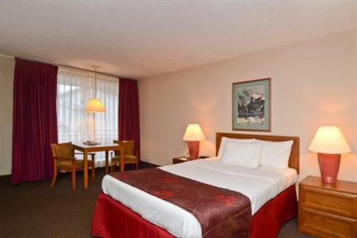фото отеля Best Western Plaza Inn Breezewood