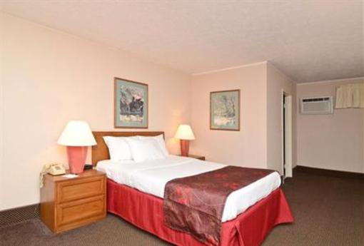 фото отеля Best Western Plaza Inn Breezewood