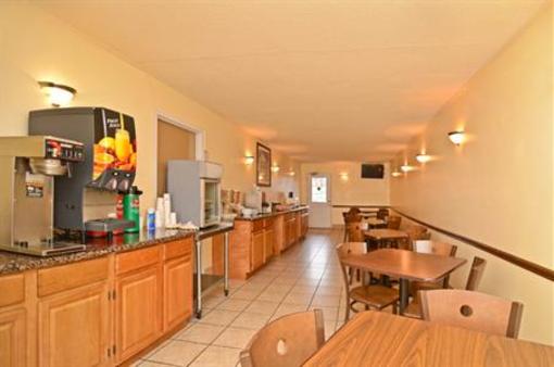 фото отеля Best Western Plaza Inn Breezewood