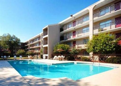 фото отеля Clarion Suites Augusta