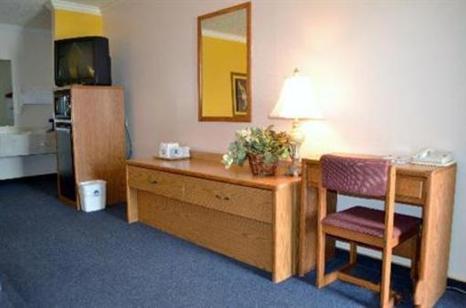фото отеля Americas Best Value Inn Covered Wagon