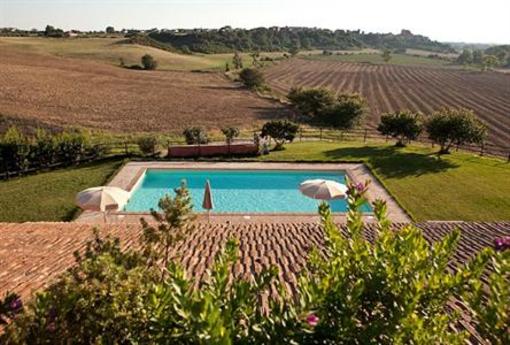 фото отеля Tenuta Saracone Apartments Montalto di Castro