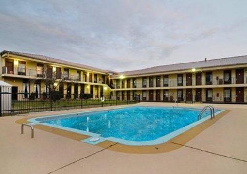 фото отеля Quality Inn Manchester