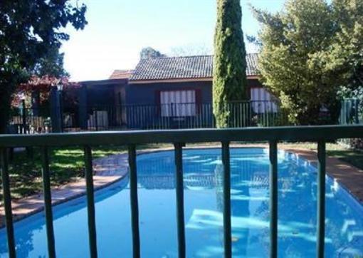 фото отеля Country Apartments Dubbo
