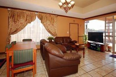 фото отеля Coach Light Inn