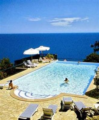 фото отеля Residhotel Le Domaine de La Pinede Le Lavandou