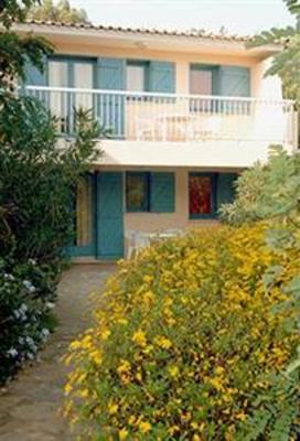 фото отеля Residhotel Le Domaine de La Pinede Le Lavandou