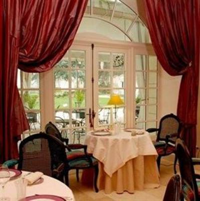фото отеля Hotel Manoir de Restigne