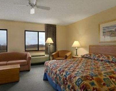 фото отеля Baymont Inn & Suites Davenport (Iowa)