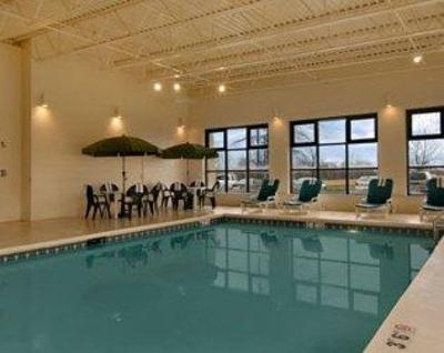 фото отеля Baymont Inn & Suites Davenport (Iowa)