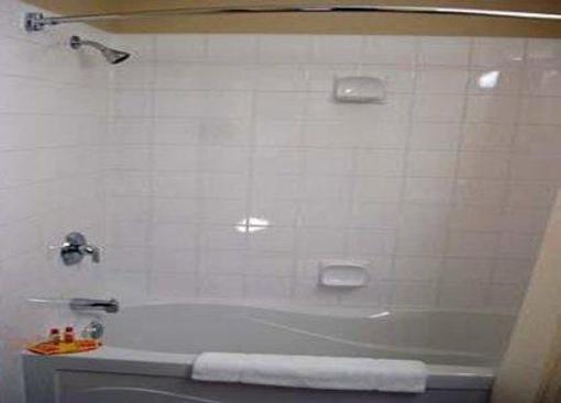 фото отеля Econo Lodge Inn & Suites Innisfail (Canada)