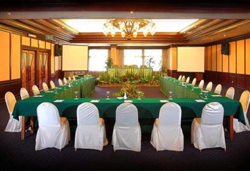 фото отеля Hotel Equator Surabaya