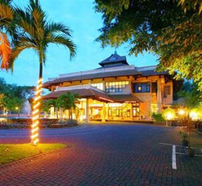 фото отеля Hotel Equator Surabaya