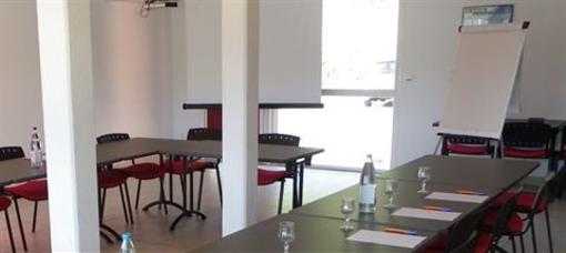 фото отеля Hotel Les Chataigniers Privas
