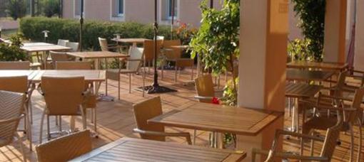 фото отеля Hotel Les Chataigniers Privas