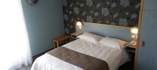 фото отеля Hotel Les Chataigniers Privas