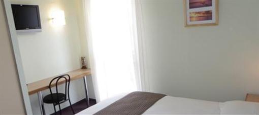 фото отеля Hotel Les Chataigniers Privas