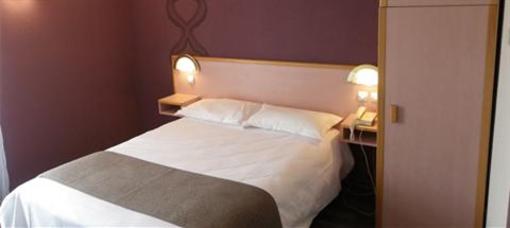 фото отеля Hotel Les Chataigniers Privas