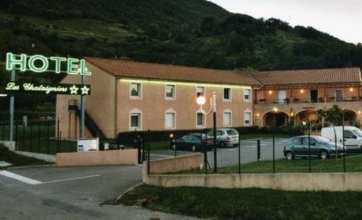 фото отеля Hotel Les Chataigniers Privas