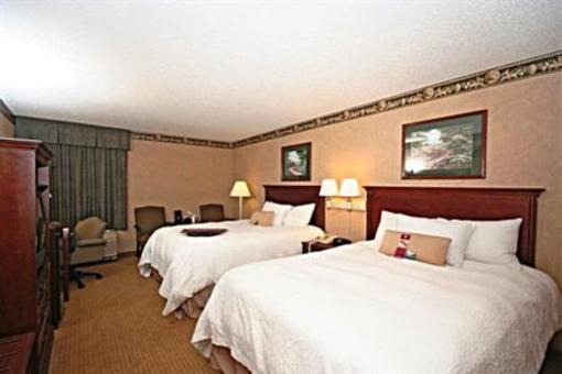 фото отеля Howard Johnson Greensboro/Near the Coliseum