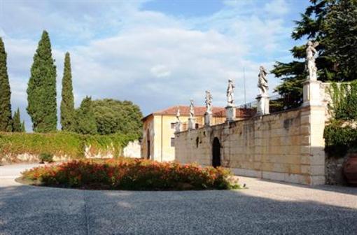 фото отеля Villa D'Acquarone
