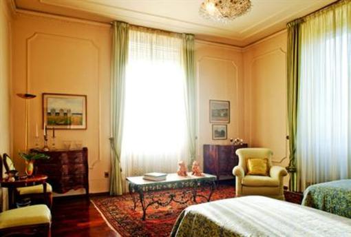 фото отеля Villa D'Acquarone