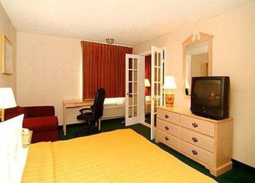 фото отеля Quality Inn & Suites Hotel Circle
