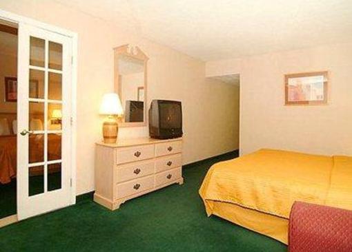 фото отеля Quality Inn & Suites Hotel Circle