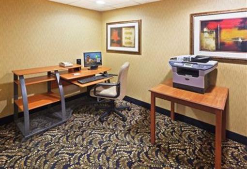 фото отеля Holiday Inn Express Central