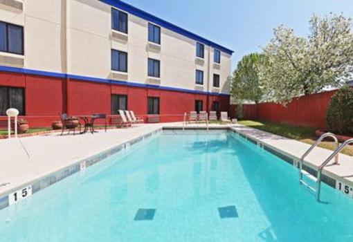 фото отеля Holiday Inn Express Central