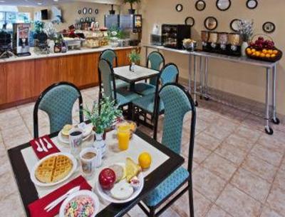фото отеля Microtel Inn & Suites Brunswick