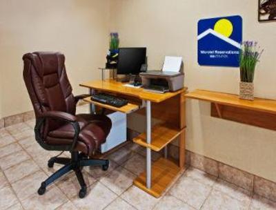 фото отеля Microtel Inn & Suites Brunswick