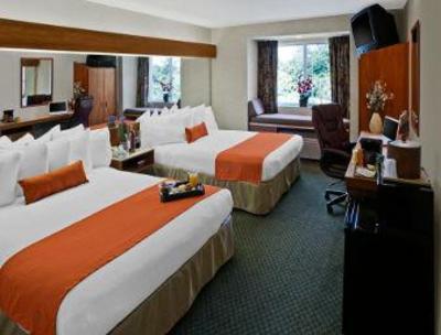 фото отеля Microtel Inn & Suites Brunswick