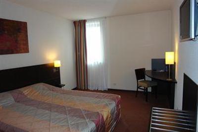 фото отеля Brit Hotel du Stade
