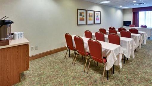 фото отеля Country Inn & Suites Carlisle