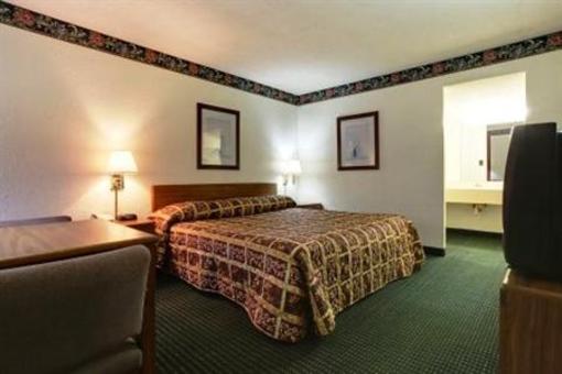 фото отеля Econo Lodge Inn & Suites Blue Springs
