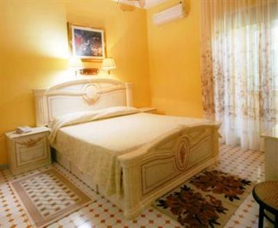 фото отеля Hotel Cavour Sorrento